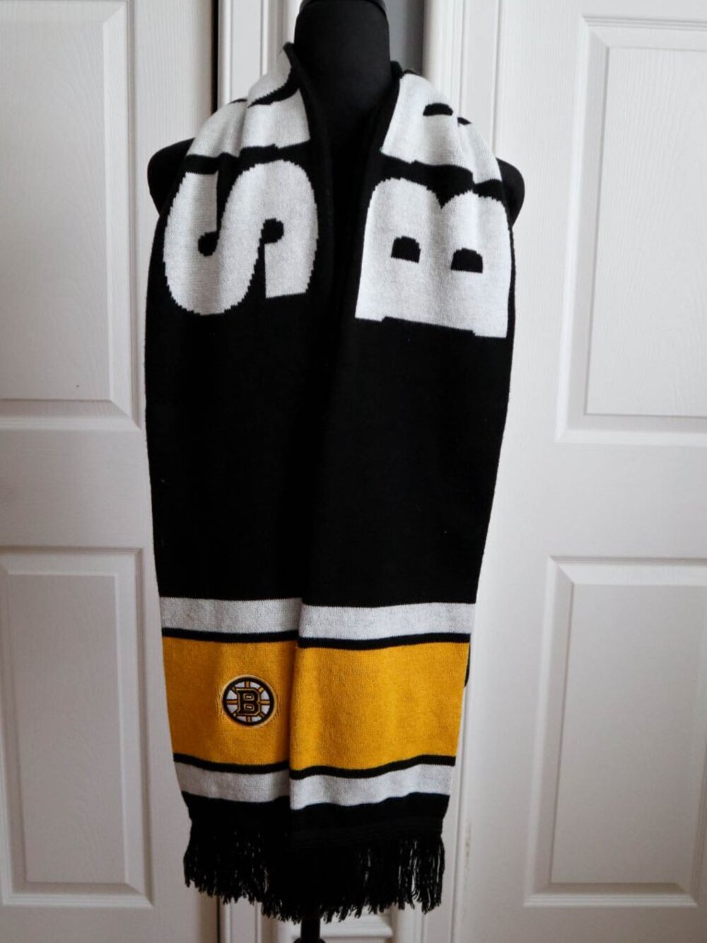 Fan Favorite Boston Bruins NHL Long Winter Scarf Logo Black & Gold One Size